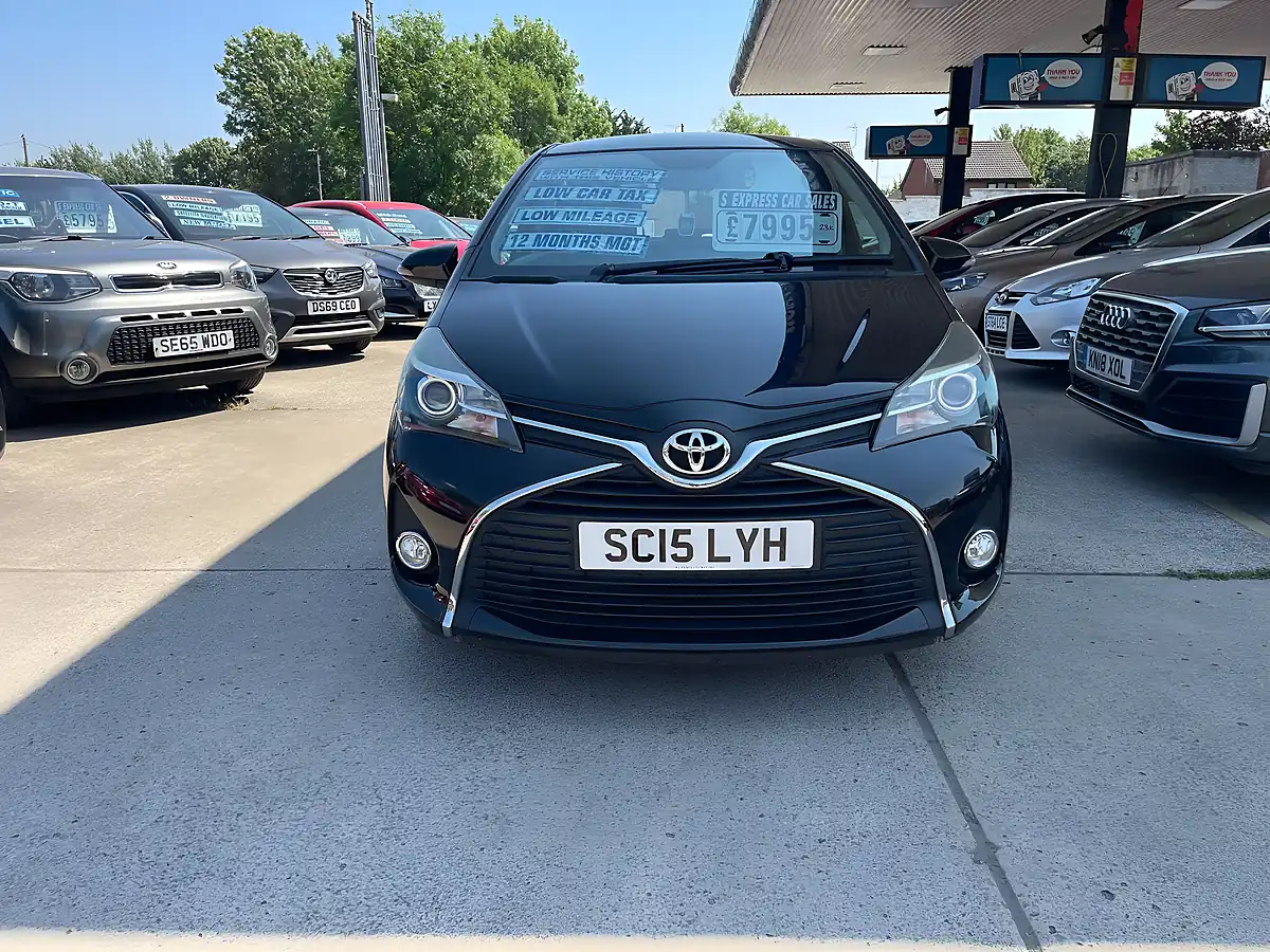 Used 2015 Toyota Yaris Icon Black - Interior and Exterior details 14