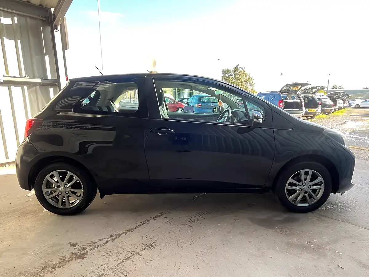 Used 2015 Toyota Yaris Icon Black - Interior and Exterior details 7