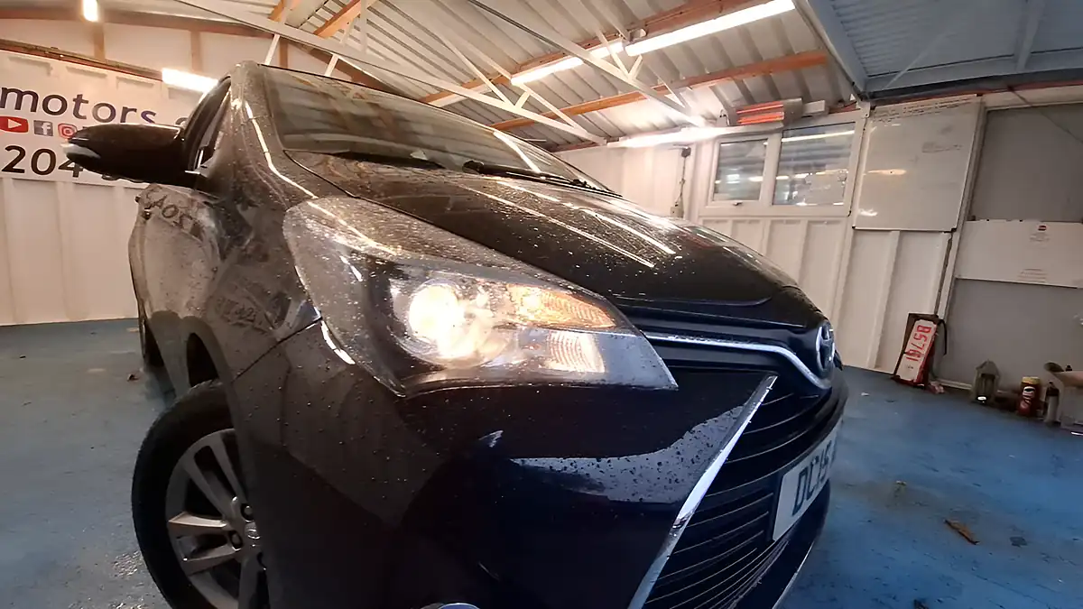 Used 2015 Toyota Yaris Icon Black - Interior and Exterior details 20