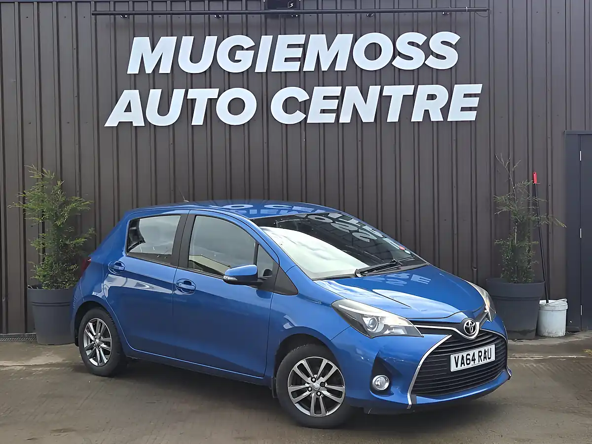 Used 2015 Toyota Yaris Icon Blue - Front View