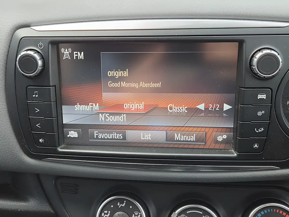 Used 2015 Toyota Yaris Icon Blue - Interior and Exterior details 10