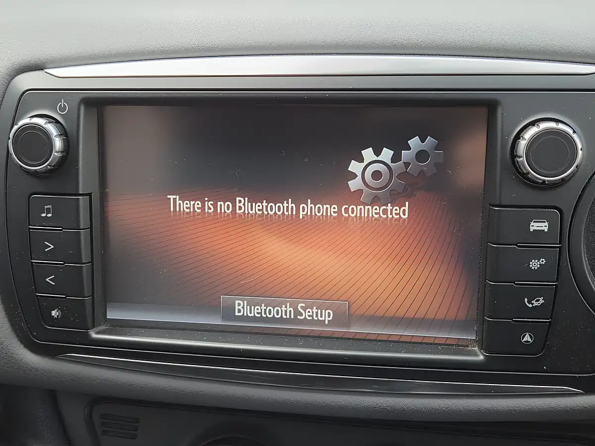 Used 2015 Toyota Yaris Icon Blue - Interior and Exterior details 11