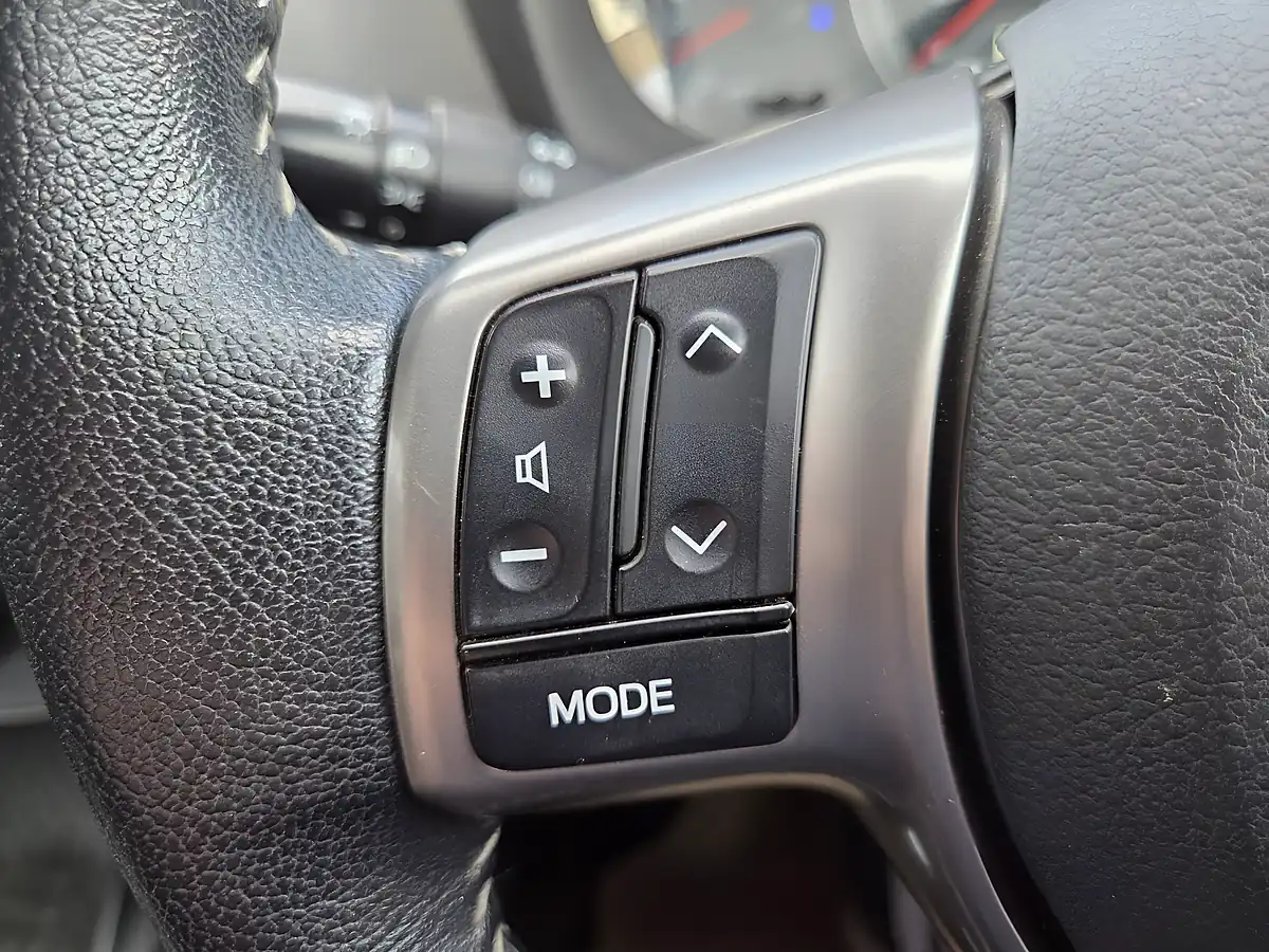 Used 2015 Toyota Yaris Icon Blue - Interior and Exterior details 13