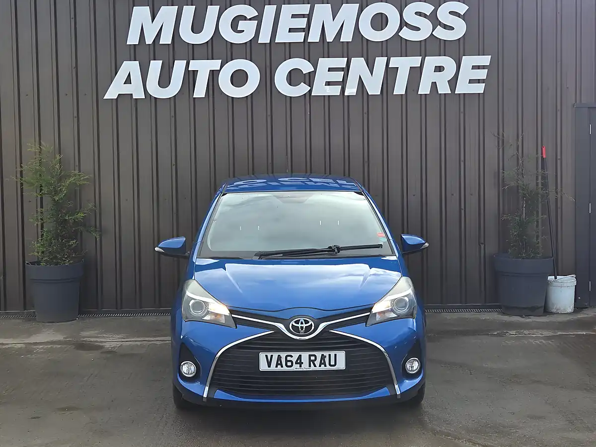 Used 2015 Toyota Yaris Icon Blue - Interior and Exterior details 3
