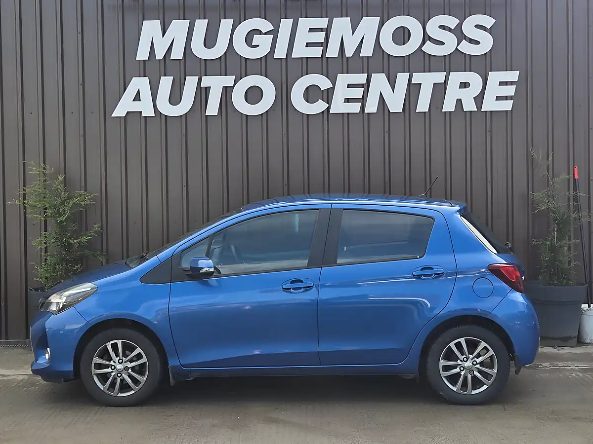 Used 2015 Toyota Yaris Icon Blue - Interior and Exterior details 4