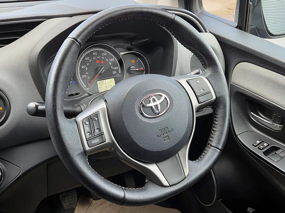 Used 2015 Toyota Yaris Icon Blue - Interior and Exterior details 8