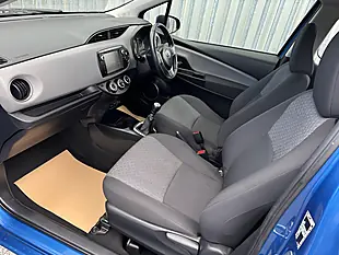 Used 2015 Toyota Yaris Icon Blue - Interior and Exterior details 10