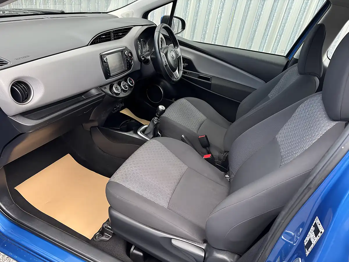 Used 2015 Toyota Yaris Icon Blue - Interior and Exterior details 10