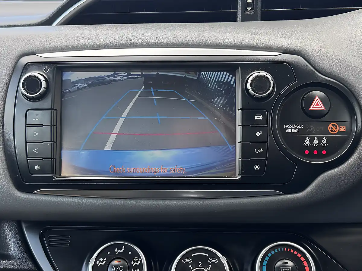 Used 2015 Toyota Yaris Icon Blue - Interior and Exterior details 17