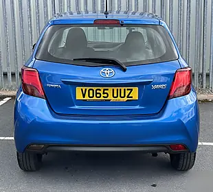 Used 2015 Toyota Yaris Icon Blue - Interior and Exterior details 6