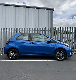 Used 2015 Toyota Yaris Icon Blue - Interior and Exterior details 7