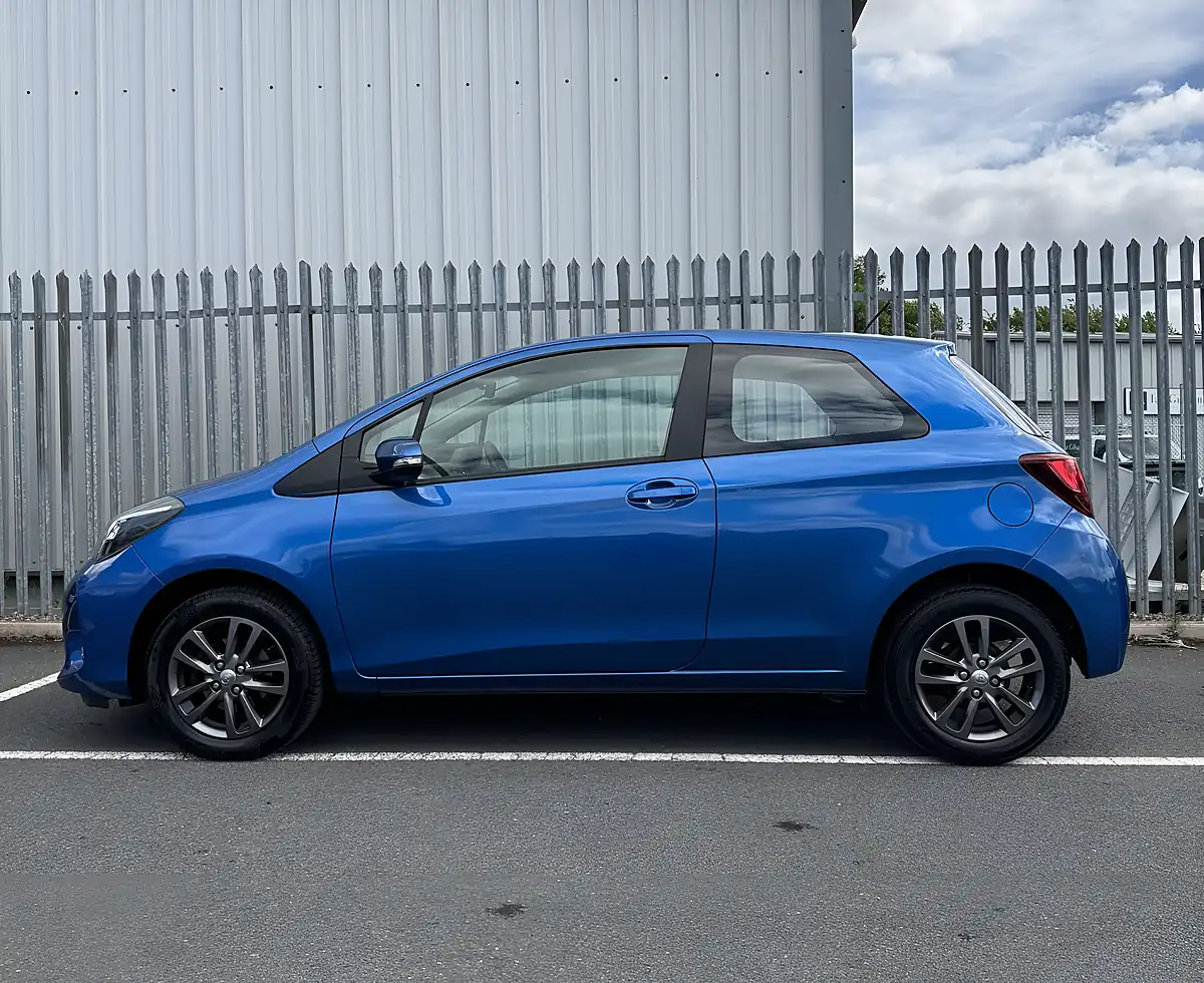 Used 2015 Toyota Yaris Icon Blue - Interior and Exterior details 8