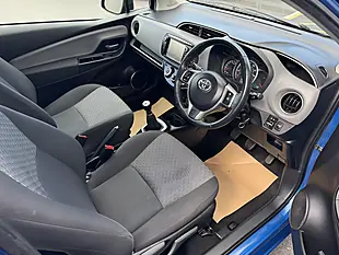 Used 2015 Toyota Yaris Icon Blue - Interior and Exterior details 9