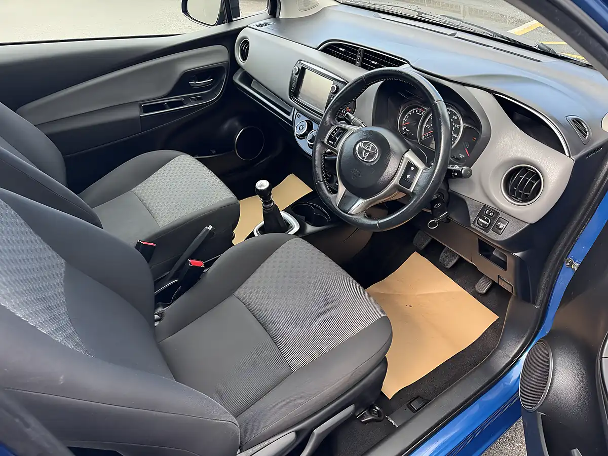 Used 2015 Toyota Yaris Icon Blue - Interior and Exterior details 9