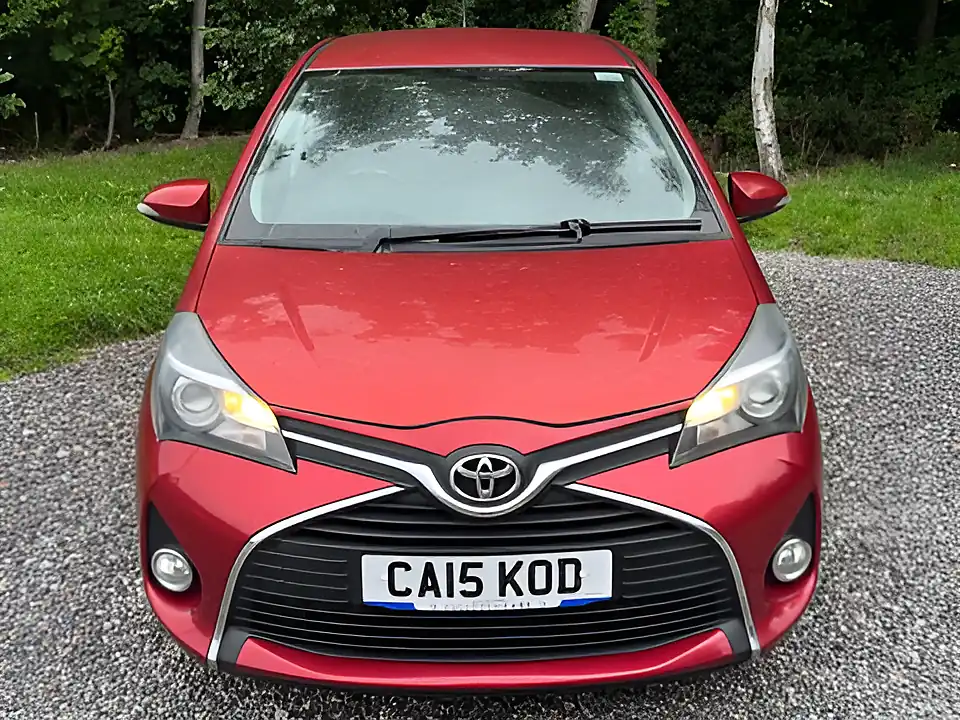 Used 2015 Toyota Yaris Icon Burning Red - Interior and Exterior details 10