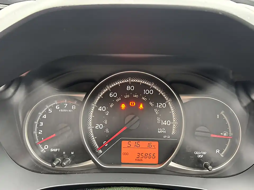 Used 2015 Toyota Yaris Icon Burning Red - Interior and Exterior details 14