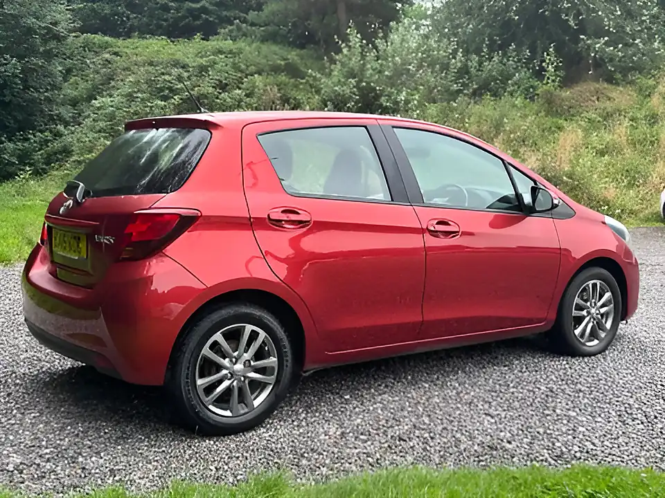 Used 2015 Toyota Yaris Icon Burning Red - Interior and Exterior details 5