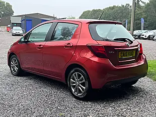 Used 2015 Toyota Yaris Icon Burning Red - Interior and Exterior details 7