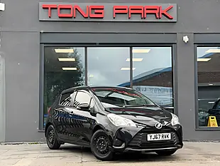 Used 2015 Toyota Yaris Icon Grey - Interior and Exterior details 4