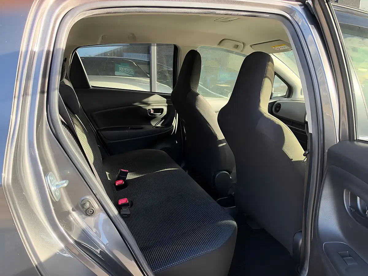 Used 2015 Toyota Yaris Icon Grey - Interior and Exterior details 17