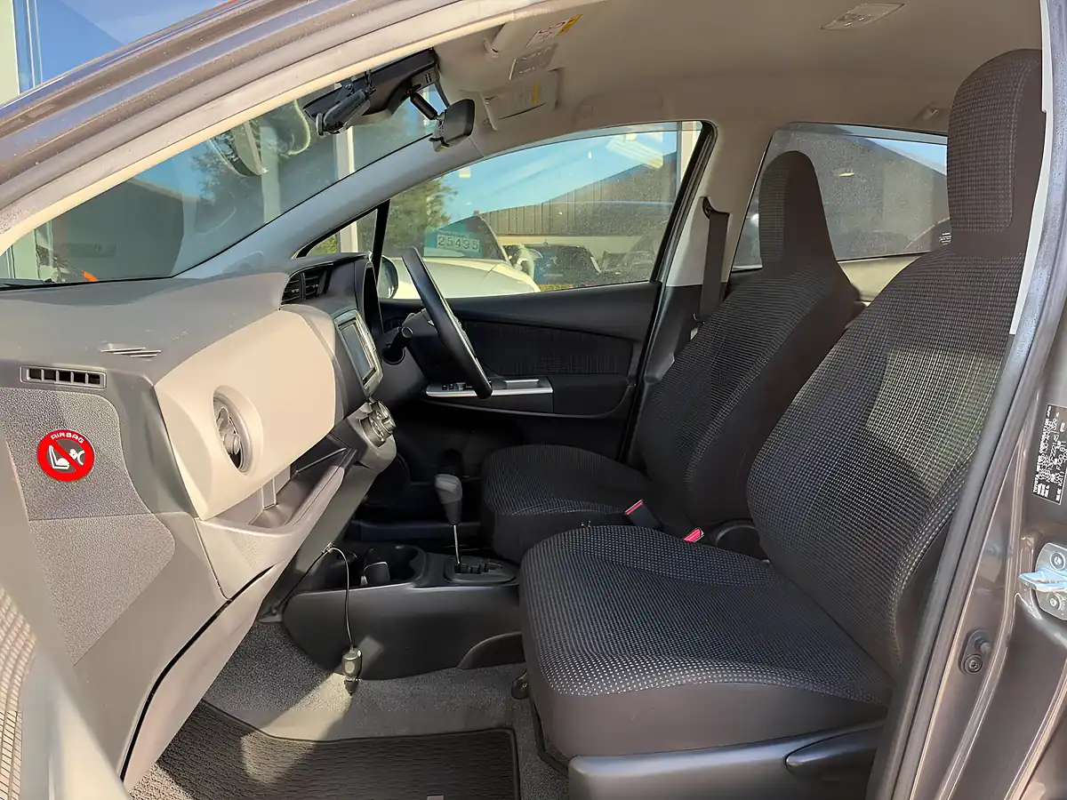 Used 2015 Toyota Yaris Icon Grey - Interior and Exterior details 4