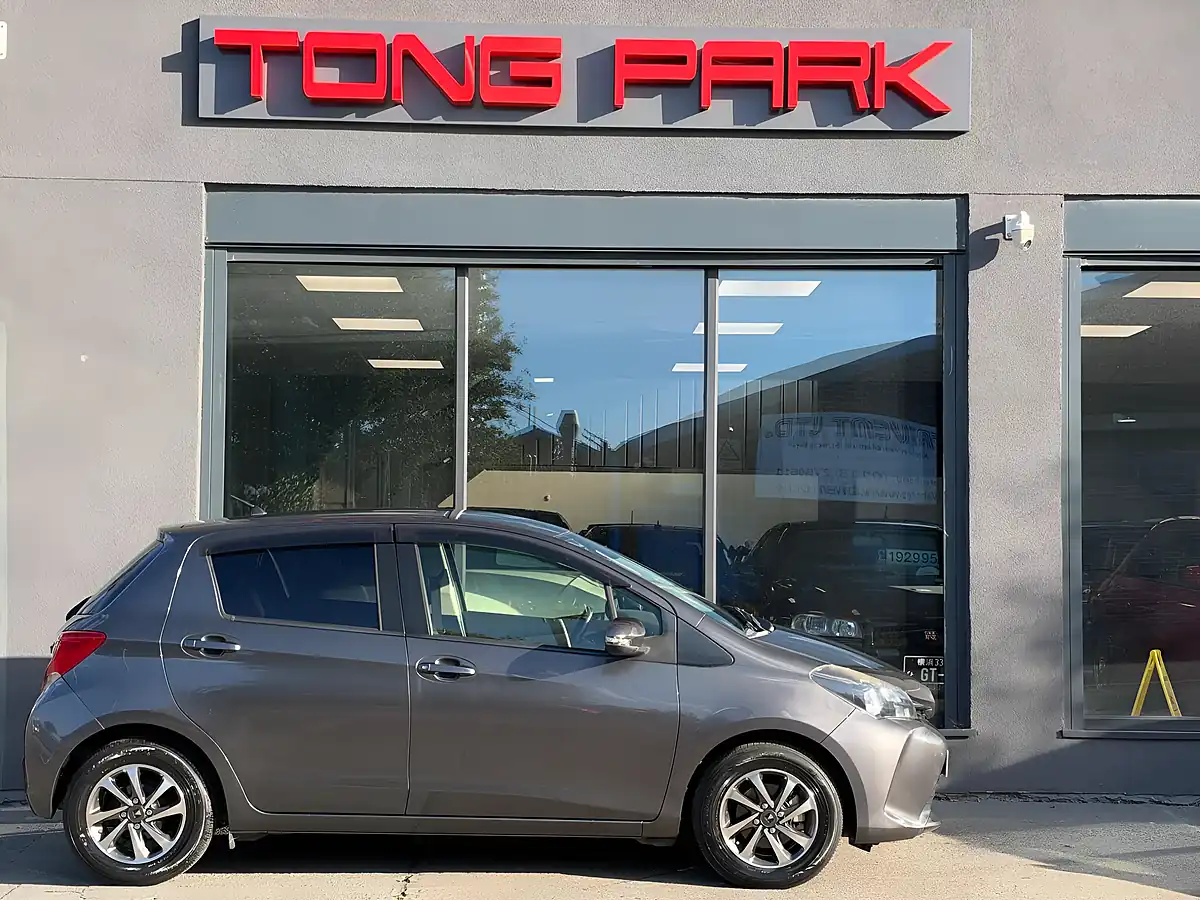 Used 2015 Toyota Yaris Icon Grey - Interior and Exterior details 7