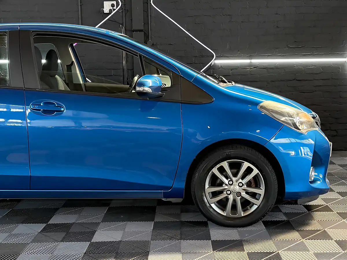 Used 2015 Toyota Yaris Icon - Interior and Exterior details 20