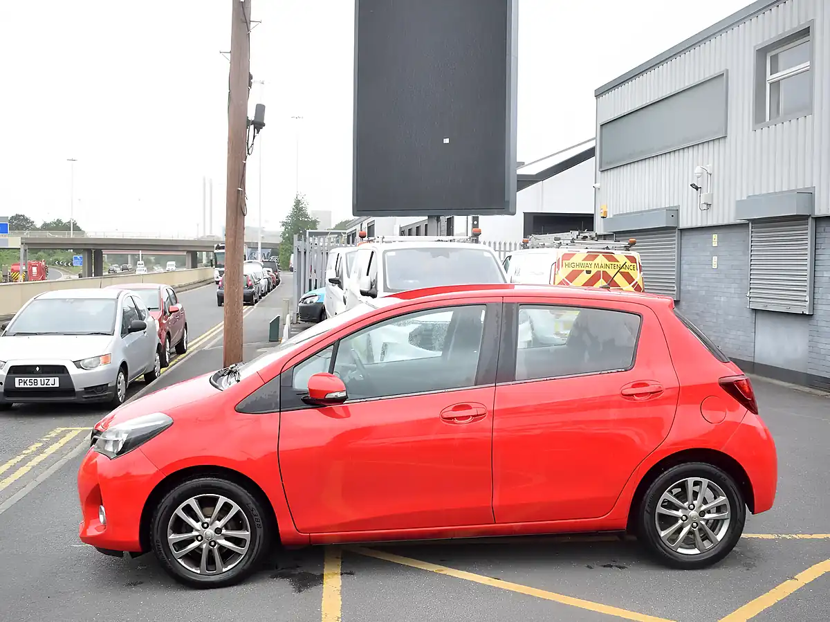 Used 2015 Toyota Yaris Icon Red - Interior and Exterior details 4