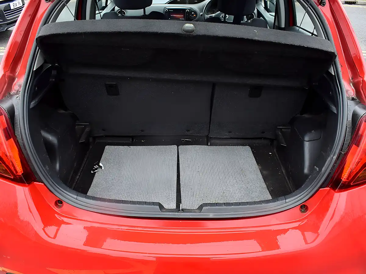 Used 2015 Toyota Yaris Icon Red - Interior and Exterior details 7