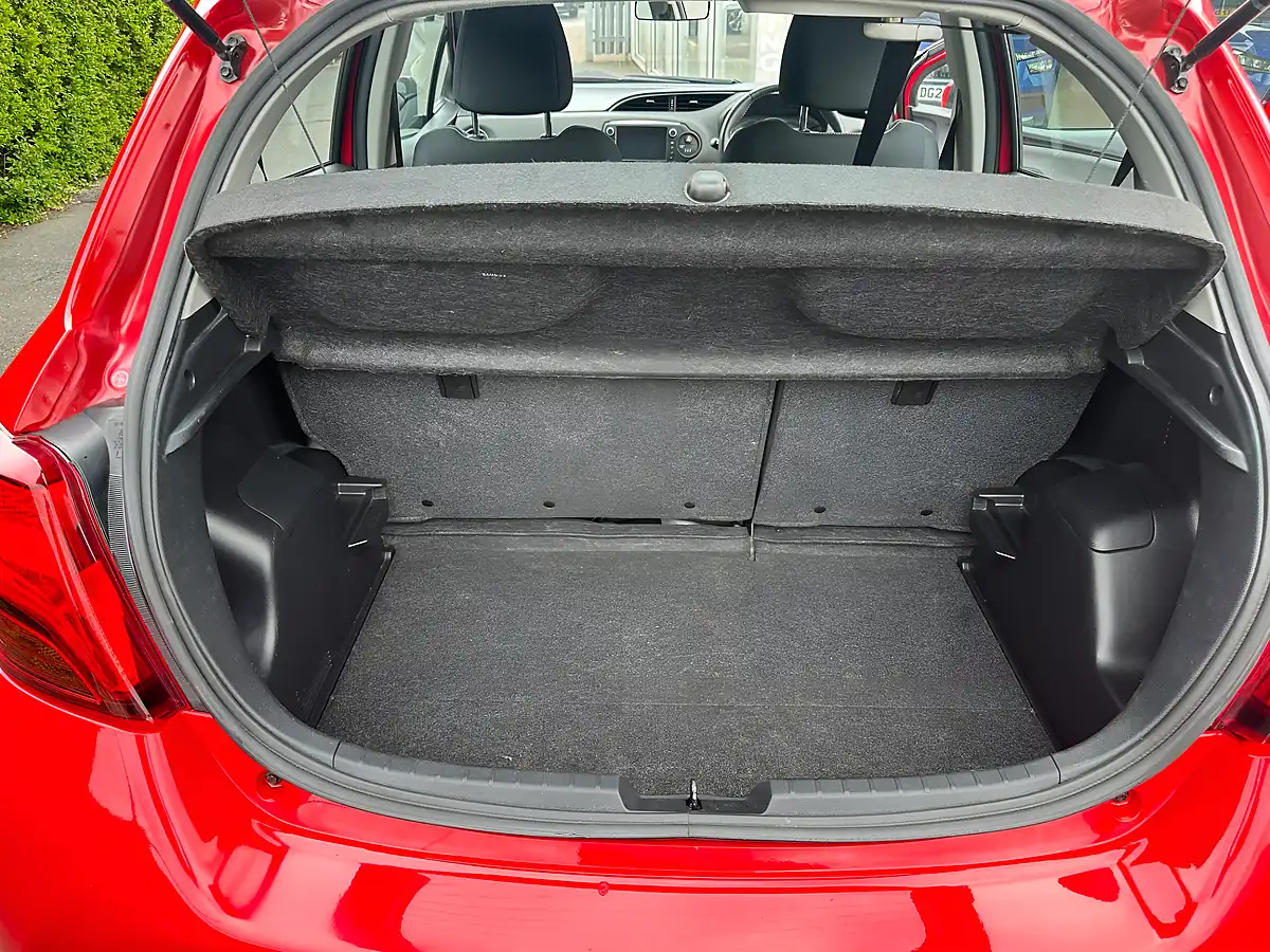 Used 2015 Toyota Yaris Icon Red - Interior and Exterior details 10