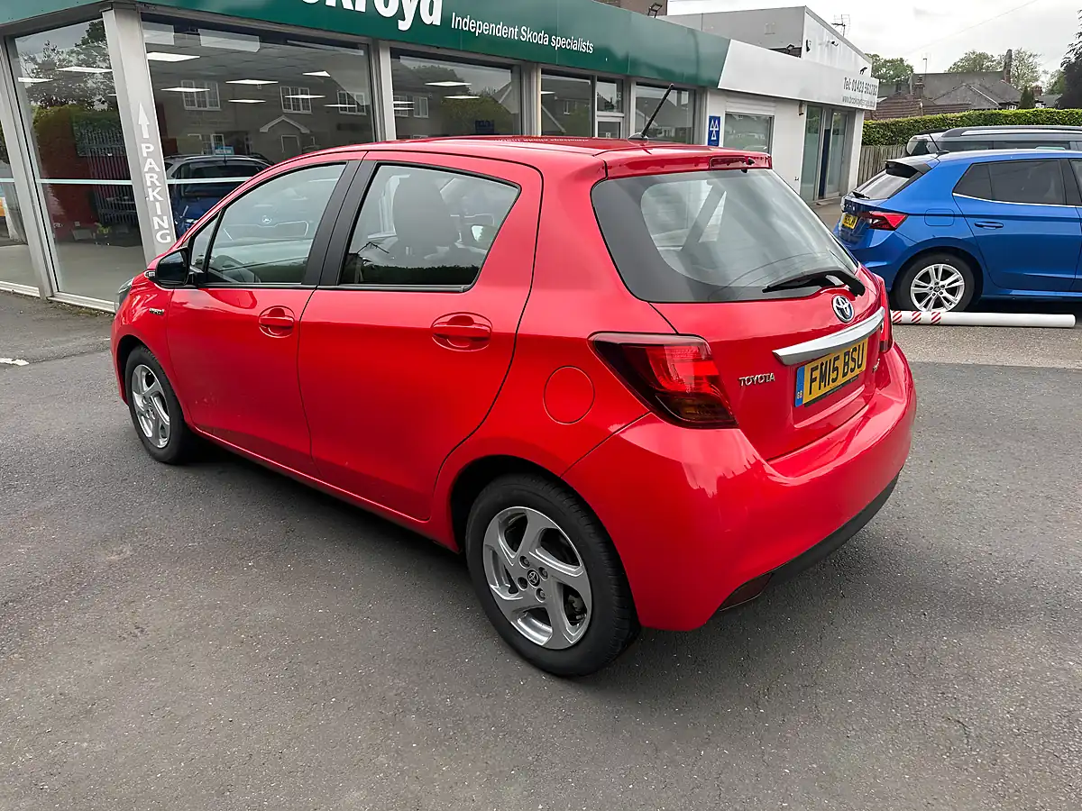 Used 2015 Toyota Yaris Icon Red - Interior and Exterior details 5