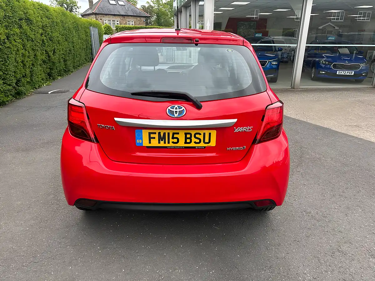 Used 2015 Toyota Yaris Icon Red - Interior and Exterior details 6