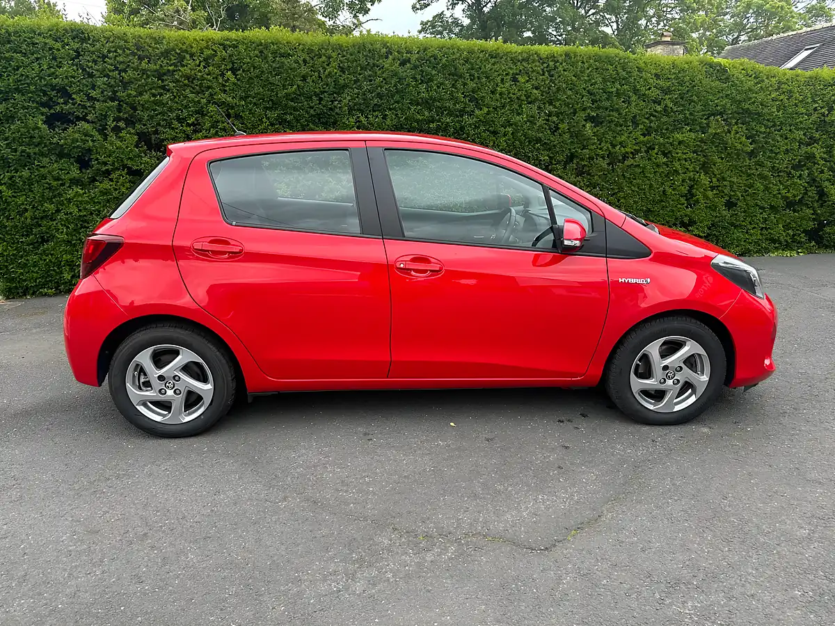Used 2015 Toyota Yaris Icon Red - Interior and Exterior details 8