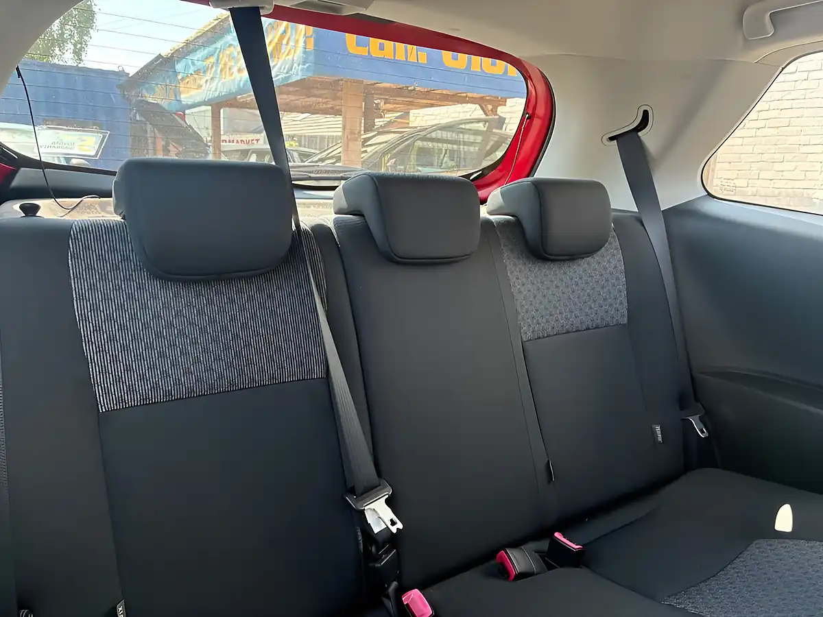 Used 2015 Toyota Yaris Icon Red - Interior and Exterior details 11