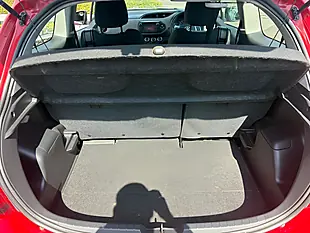 Used 2015 Toyota Yaris Icon Red - Interior and Exterior details 17