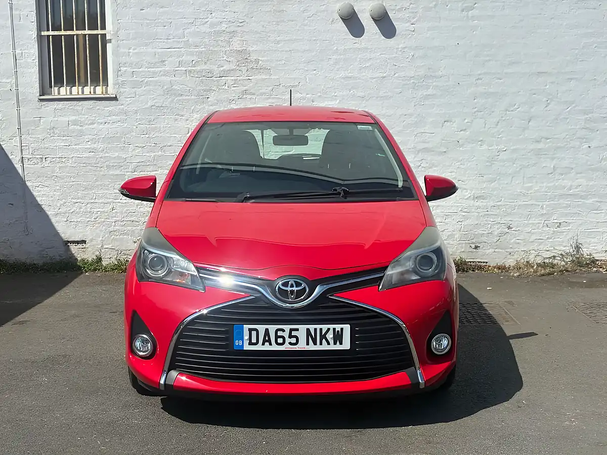 Used 2015 Toyota Yaris Icon Red - Interior and Exterior details 4