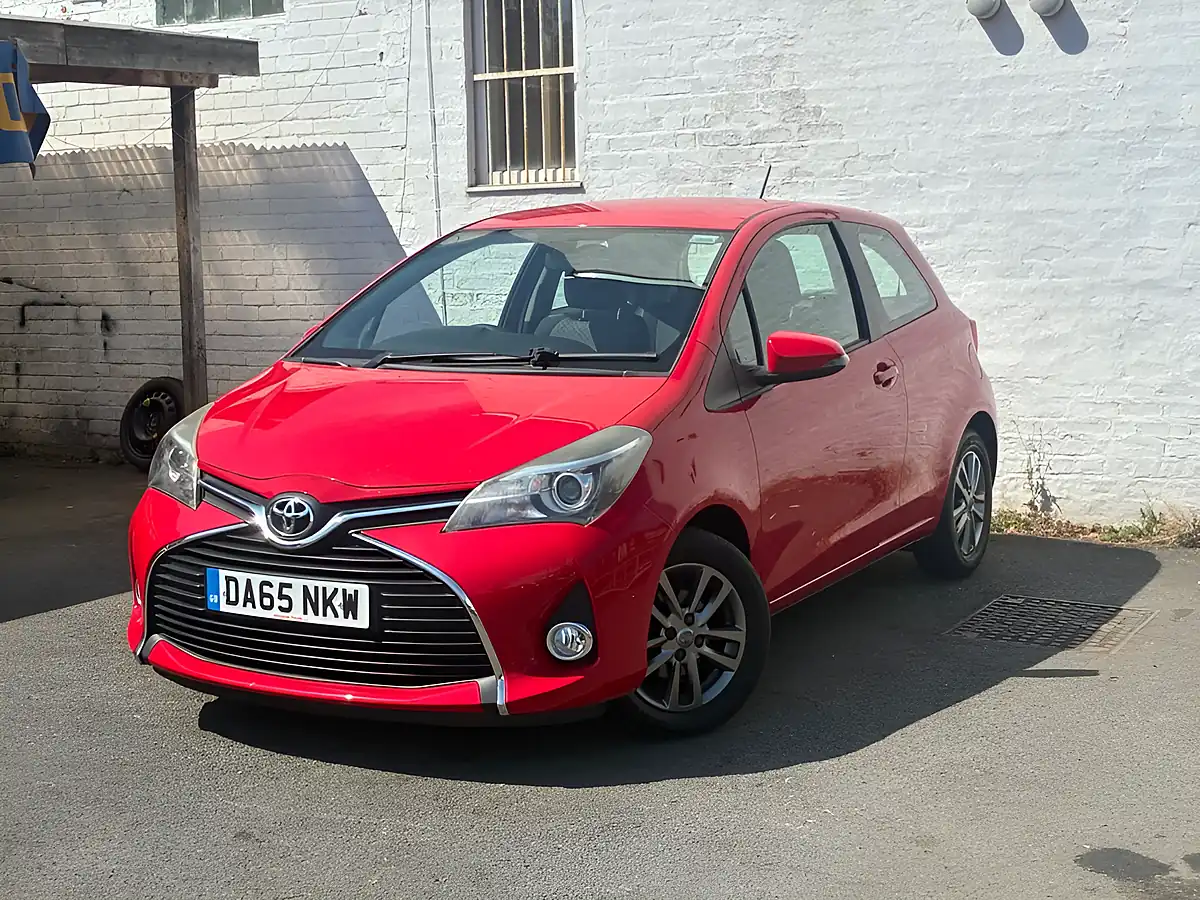 Used 2015 Toyota Yaris Icon Red - Interior and Exterior details 6
