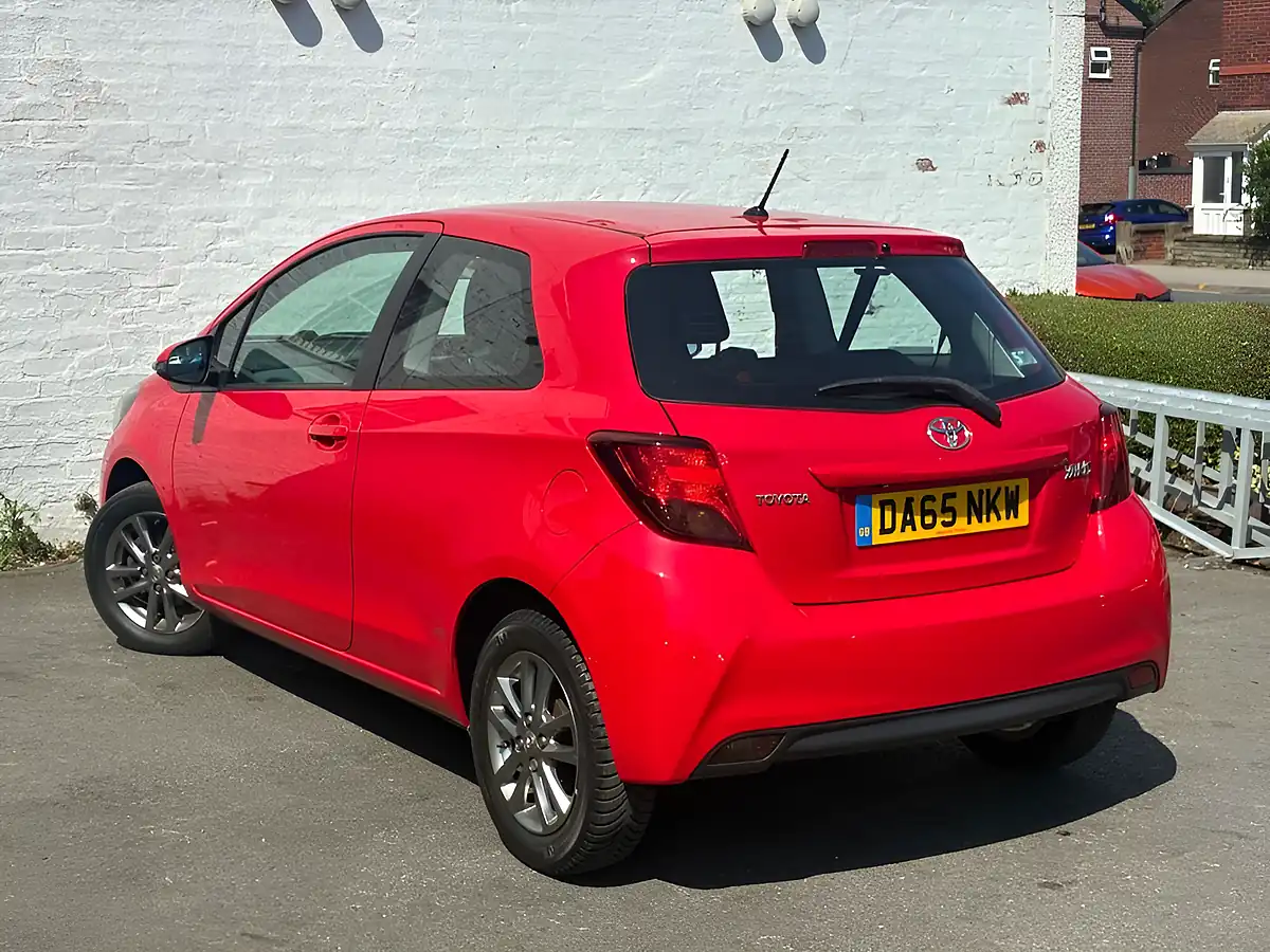 Used 2015 Toyota Yaris Icon Red - Interior and Exterior details 8