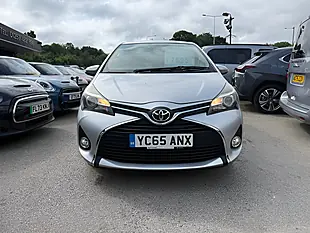 Used 2015 Toyota Yaris Icon Silver - Interior and Exterior details 10