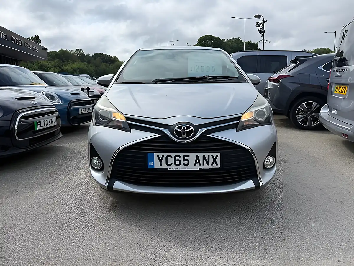 Used 2015 Toyota Yaris Icon Silver - Interior and Exterior details 10