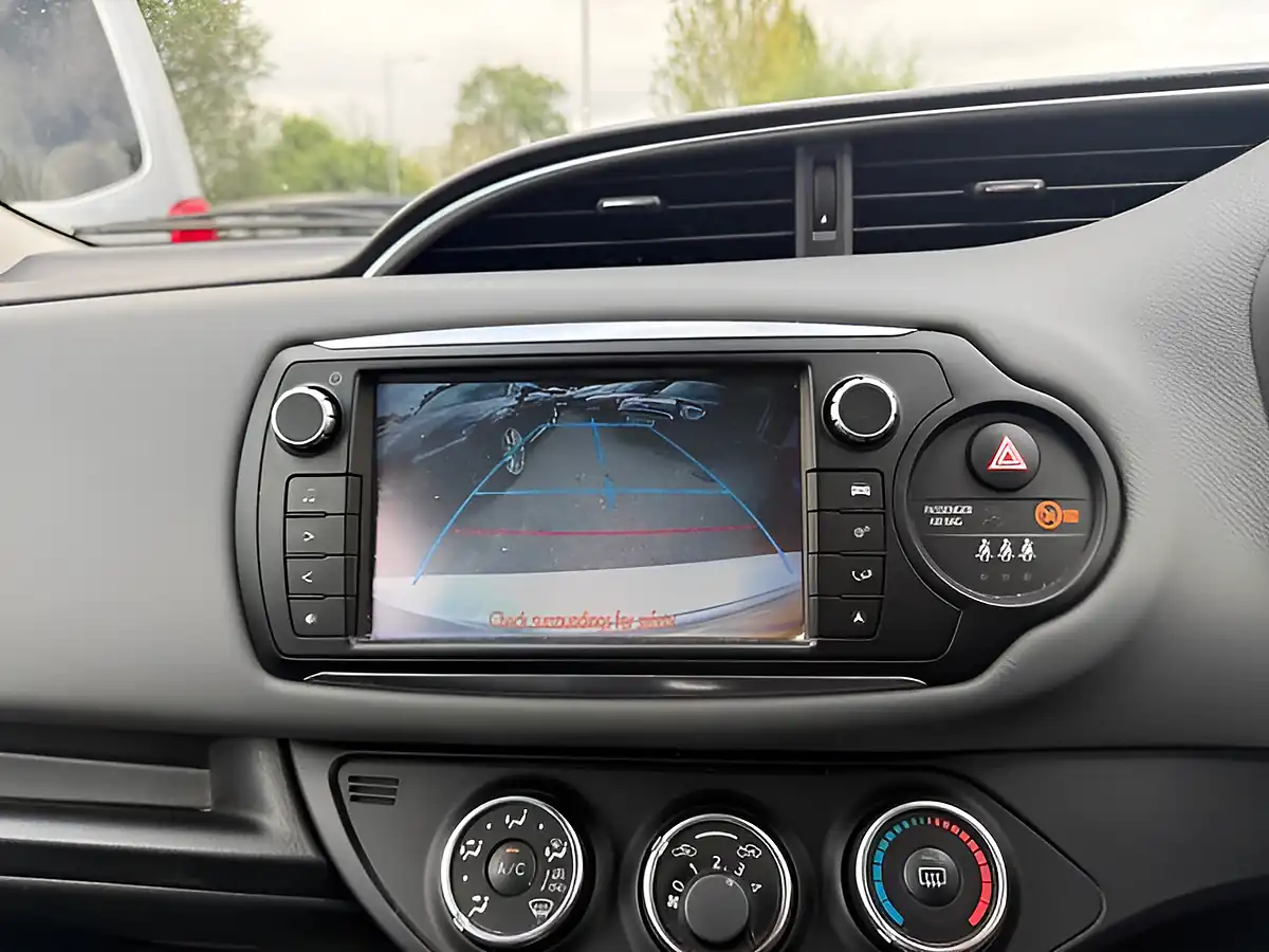 Used 2015 Toyota Yaris Icon Silver - Interior and Exterior details 4