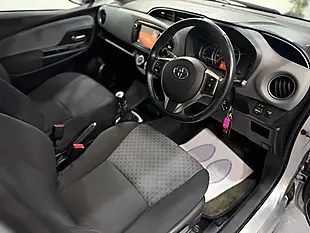 Used 2015 Toyota Yaris Icon Silver - Interior and Exterior details 10