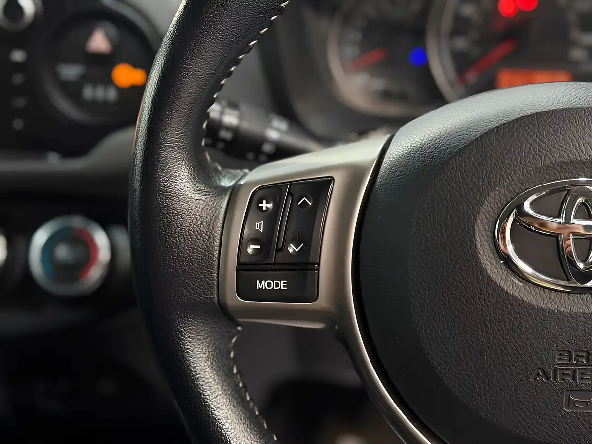 Used 2015 Toyota Yaris Icon Silver - Interior and Exterior details 12