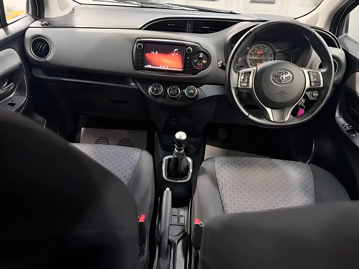 Used 2015 Toyota Yaris Icon Silver - Interior and Exterior details 16