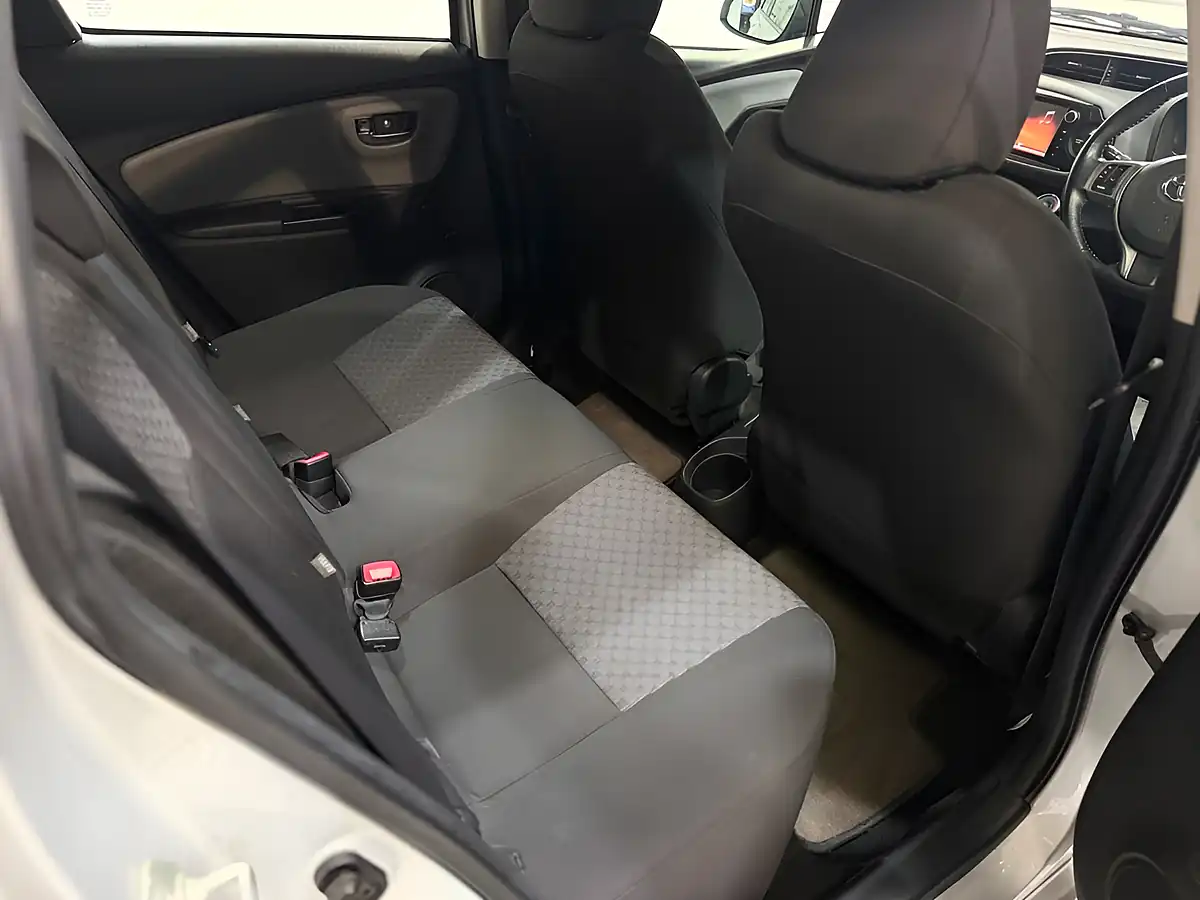 Used 2015 Toyota Yaris Icon Silver - Interior and Exterior details 19