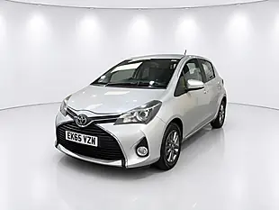 Used 2015 Toyota Yaris Icon Silver - Interior and Exterior details 4