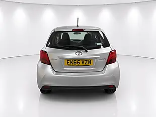 Used 2015 Toyota Yaris Icon Silver - Interior and Exterior details 8