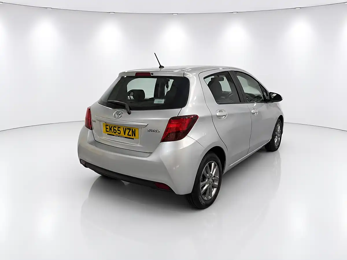 Used 2015 Toyota Yaris Icon Silver - Interior and Exterior details 9