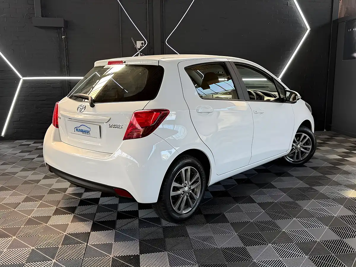 Used 2015 Toyota Yaris Icon White - Interior and Exterior details 15