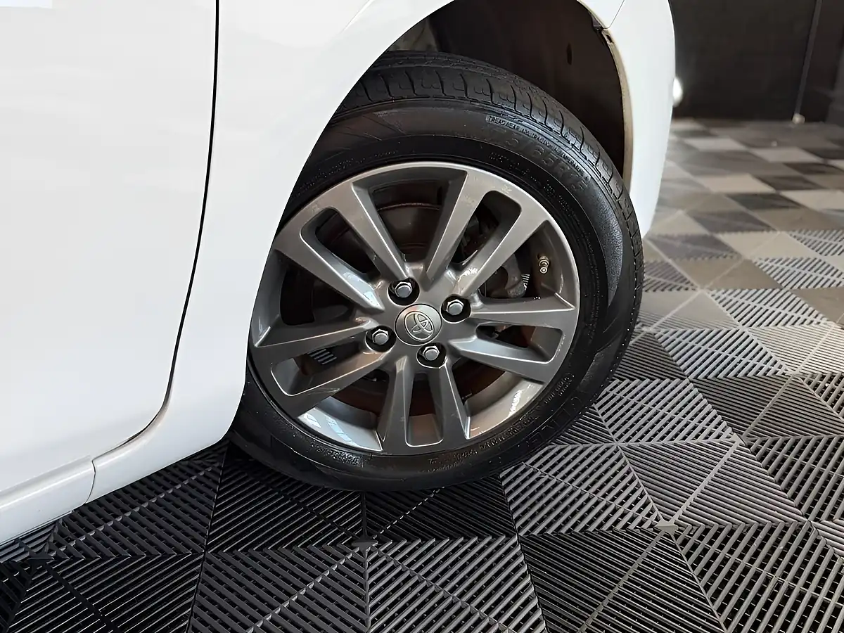 Used 2015 Toyota Yaris Icon White - Interior and Exterior details 16
